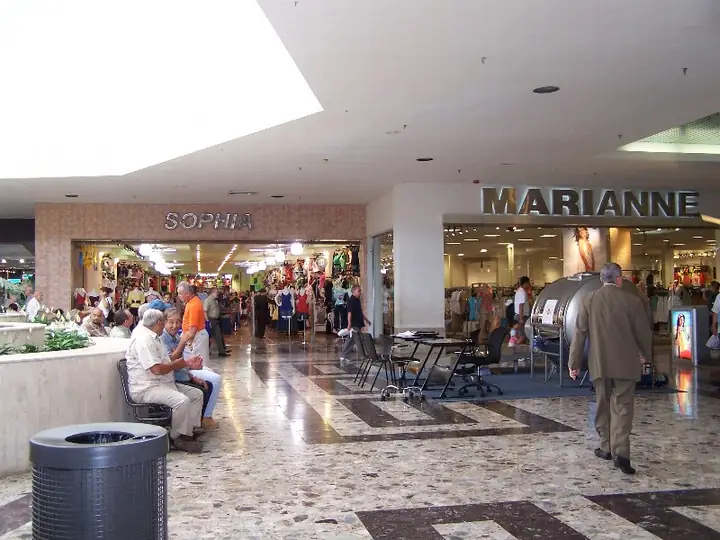 mayaguezmall 02